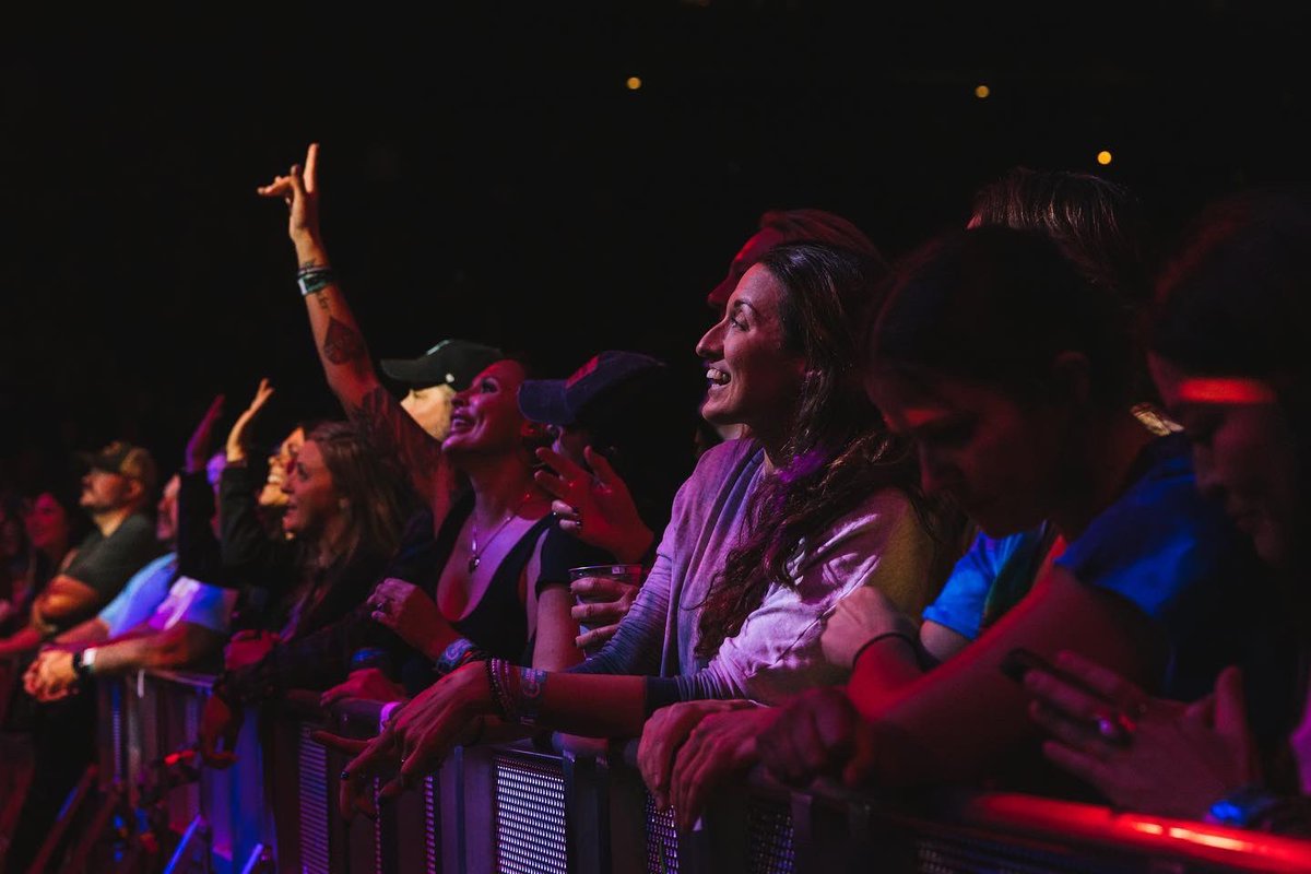 Warm 106.9 (@warm1069) on Twitter photo Wow <a href="/davematthewsbnd/">Dave Matthews Band</a> gave us quite the night last night at <a href="/ClimateArena/">Climate Pledge Arena</a>! What a joy to have a bonus DMB show in Washington this year! (📸 <a href="/sunnymartini/">Sunita Martini</a>) Wow <a href="/davematthewsbnd/">Dave Matthews Band</a> gave us quite the night last night at <a href="/ClimateArena/">Climate Pledge Arena</a>! What a joy to have a bonus DMB show in Washington this year! (📸 <a href="/sunnymartini/">Sunita Martini</a>)
