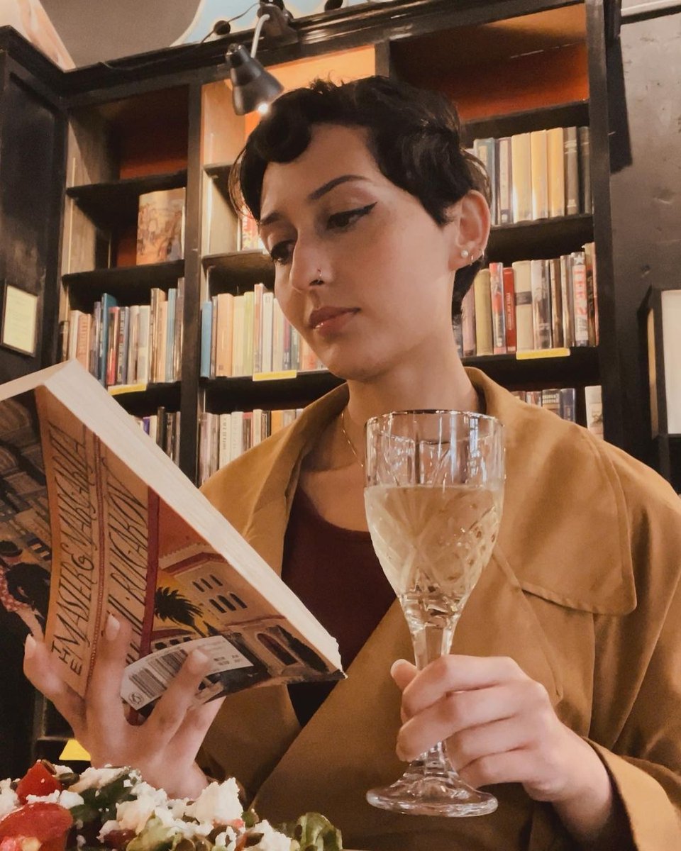 Feeling fabulous at @battery_park_book_exchange 🤩

📸: @hailschristiana

#asheville #visitasheville