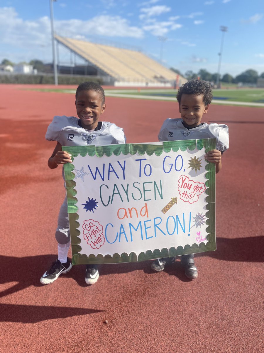 Jessi_White03's tweet photo. One of the many reasons I 💓 @CyFairISD  our teachers go above and beyond!! Thank you @Mrs__Tilton__ for wishing the boys good luck in play offs! @HorneElementary https://t.co/MWGIAiYmO9