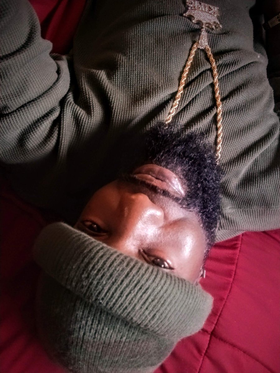 GoldieB09392559's tweet image. Don't stair at my eyes to long or you'll miss all that heavenly glory, #100mill