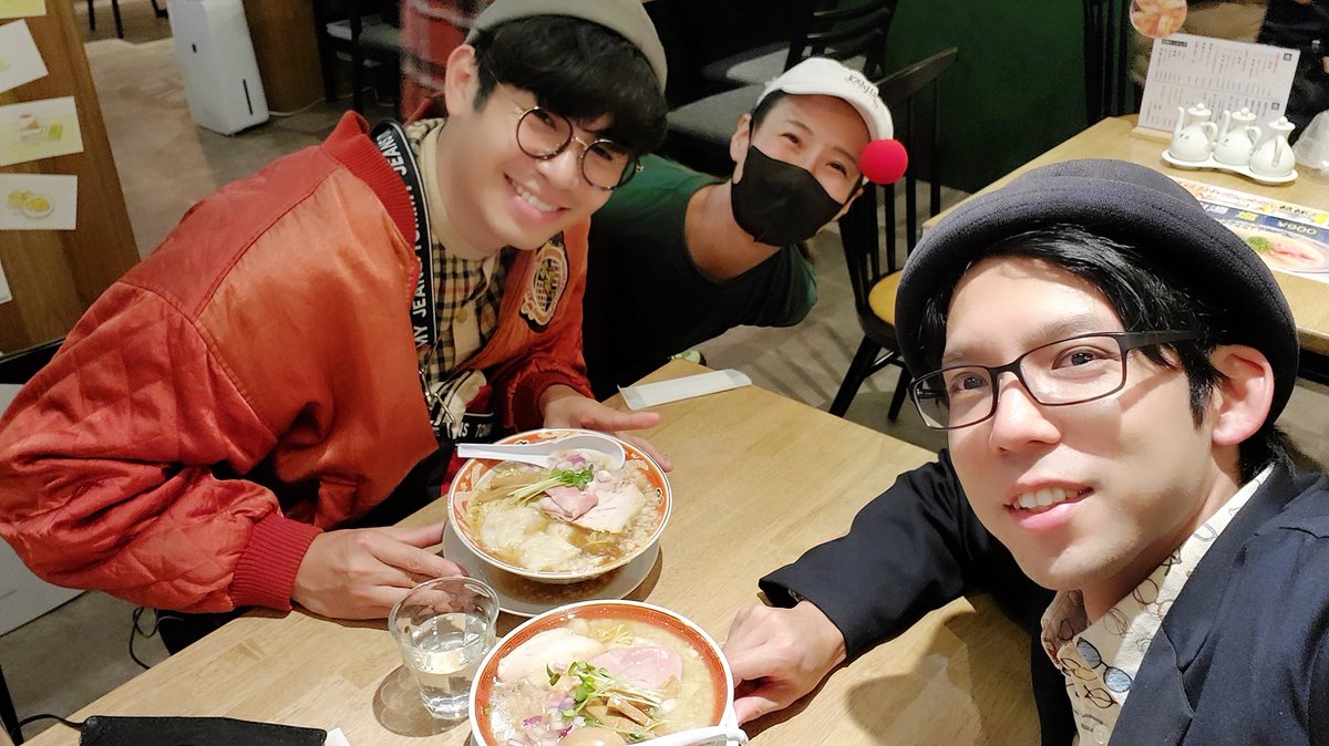 mittalog's tweet photo. こんな時間だけどHi2君とラーメン🍜

#麺飯 #MENPAN https://t.co/OVMJL8tm3v
