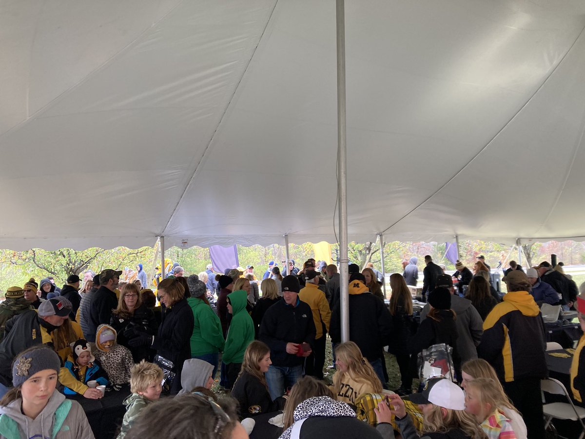 A cold but fun morning to celebrate our state’s #1 industry — agriculture — with hundreds of supporters at the Mizzou Ag Day tailgate! Thanks for joining us! M-I-Z!