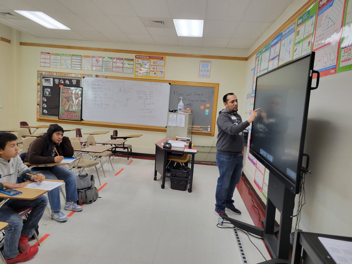 MrsAmadorRoxy's tweet photo. Our admin team is always ready to step up! Mr. Ortiz tutoring Algebra I students for the upcoming interim test. #bestcampus #bestteam #BOWUP @jortiz_AP @YsletaHS https://t.co/JgorVjn7PM