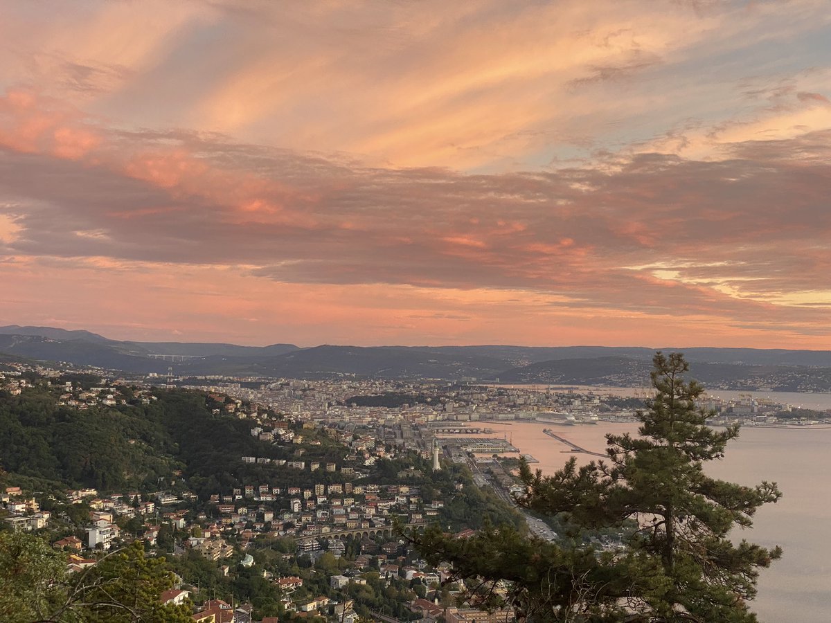 Isa_Fran_co's tweet photo. #Trieste #nofilter #nofilternovember https://t.co/yWD9o9XBcR