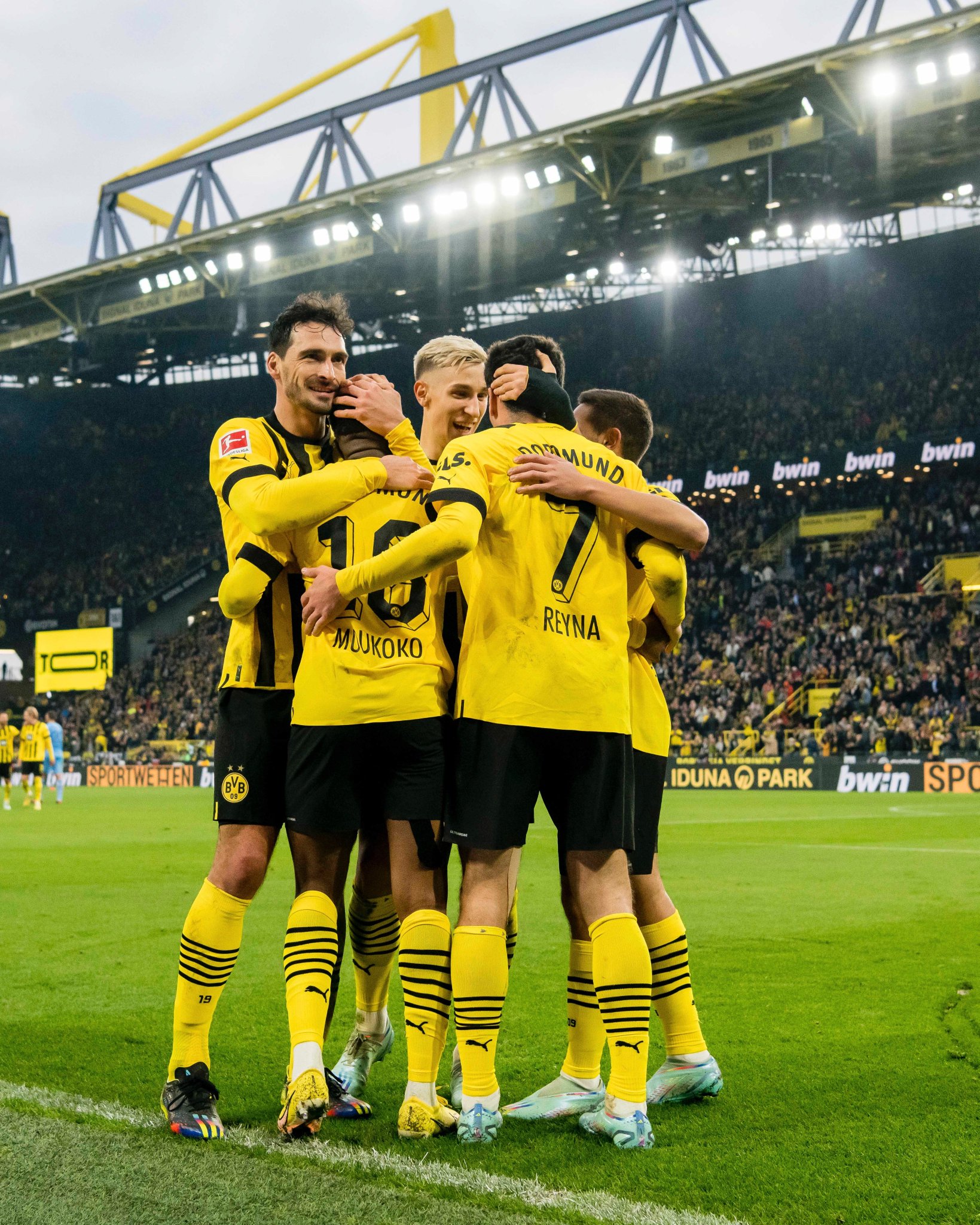 Borussia Dortmund on Twitter: "🖤💛 https://t.co/wrpYb57swv" / Twitter