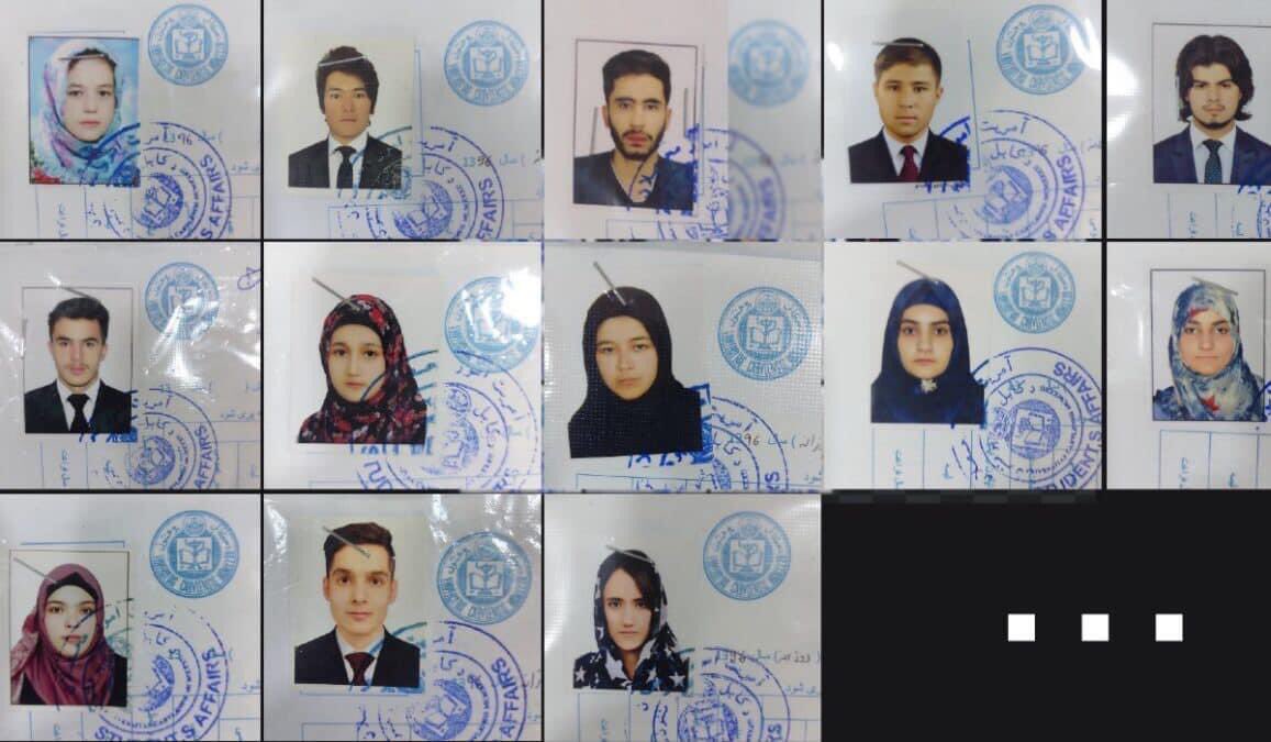 Ali21397652's tweet photo. «داکتران به ما اجازه دادند وارد اتاق‌های مراقبت‌های عاجل شویم. وقتی داخل اتاق اول شدیم، ناهیده را دیدم. او به هوش بود. با دیدن من و نیازی به گریه افتاد و گفت: «هردو دستم مرمی خورده».
او در ادامه پرسید: «استاد، دست‌هایمه قطع می‌کنن؟»
#StopHazaraGenocide https://t.co/Su5O8lcnkX