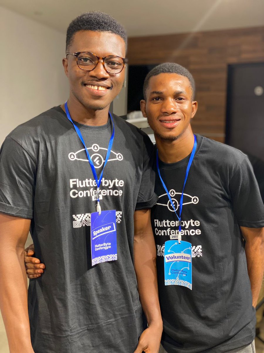 EntosiaMatt's tweet photo. Finally met @EssienJasper after all this while, thank you @flutterbyteconf ,#FBC22 https://t.co/d1RQB2aBAM