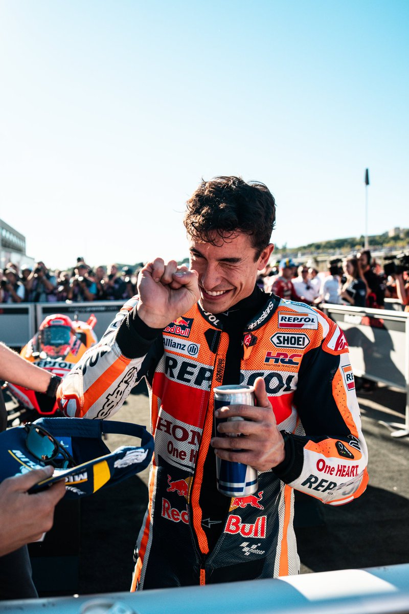marcmarquez93's tweet photo. P2✅ Hoy tocaba apretar para estar delante y lo hemos conseguido. Mañana será una carrera especial, con ganas de daros un buen espectáculo a todos para cerrar la temporada 🙌🏼🙌🏼
#MM93 #ValenciaGP https://t.co/wGUVLHGXMF