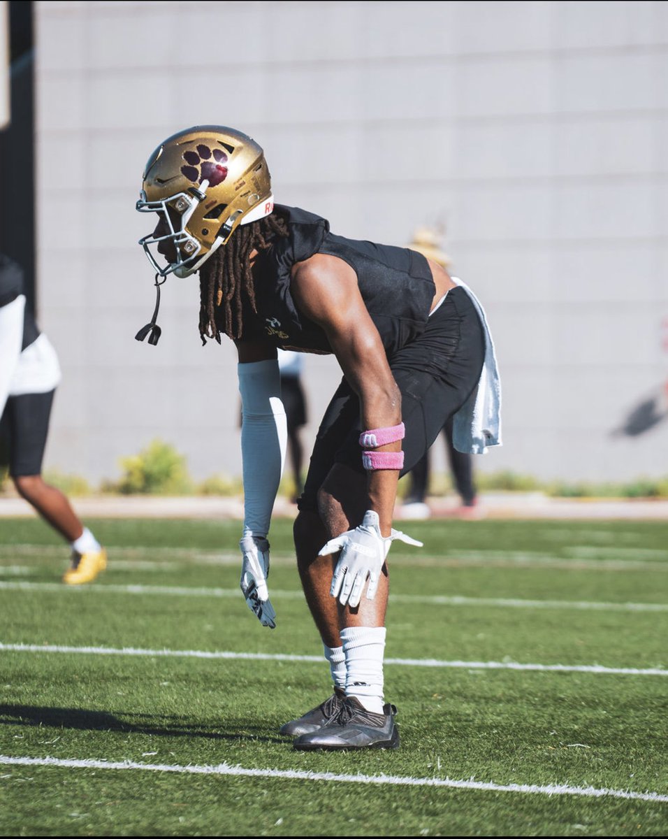 Mid YEAR DB, <a href="/sevenfps/">Eli Williams</a> Baller Alert, Have to go Div 2 ⏰, Have length &amp; athletic ability. This guy is a steal for a Div 2.  hudl.com/v/2Jj596
<a href="/JUCOFFrenzy/">JUCO Football Frenzy</a> <a href="/juco_recruiting/">Juco_Prospects⭐️</a> <a href="/JucoRecruiting/">JucoRecruiting.com</a> <a href="/prep_recruiting/">Prep Star Recruiting</a>  <a href="/TP_recruiting/">TP Recruiting✍🏽</a> <a href="/GridironRR/">GridironRR</a> <a href="/RecruitU__/">Recruit U</a> @GFSBrecruits <a href="/BigFaceSportss/">BigFaceSports, (Recruiting & Scouting)</a>