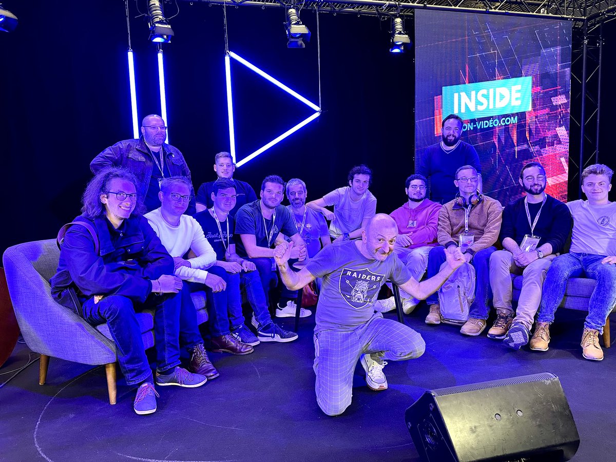 Photo annuelle faite au PAVS en compagnie du grand <a href="/ppgarcia75/">PP Garcia / PP World (OFFICIEL)</a>  ! <a href="/demeterium/">Dₑₘₑₜₑᵣᵢᵤₘ 🏴‍☠️</a> @baptistenata <a href="/Micka_Xtk/">Micka/Xatak🇨🇵🔻</a> @AtanazioManuel