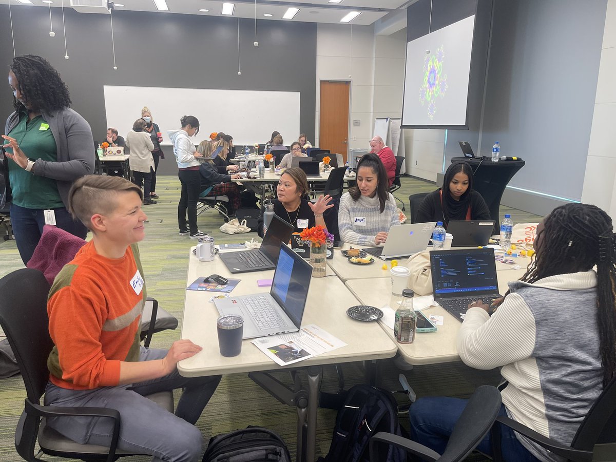 DjangoGirlsKC's tweet image. Session has started!👩‍💻 We can’t wait to see everyone’s websites! #Django #djangogirlskc #codelikeagirl #womenintech