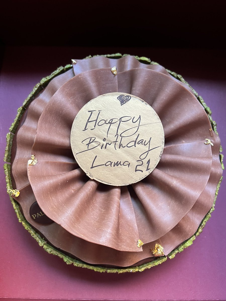 Lamasuliman16's tweet photo. It’s my birthday 🎈
5 November 🥳 https://t.co/dBgmJlqpSv