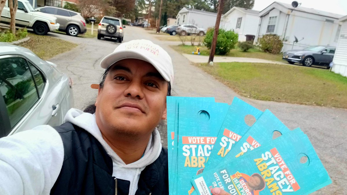 #GOTV! Let's do this! 💪🏾💙✊🏾

My first doors are trailer homes. We're knocking every Latinx house in Georgia to get the vote for @staceyabrams. 

#GeorgiaSiSePuedeConAbrams 
#OneGeorgia #Abrams2022 #staceyabrams @TeamAbrams @ForAbrams
 @ConMijente @GLAHR_