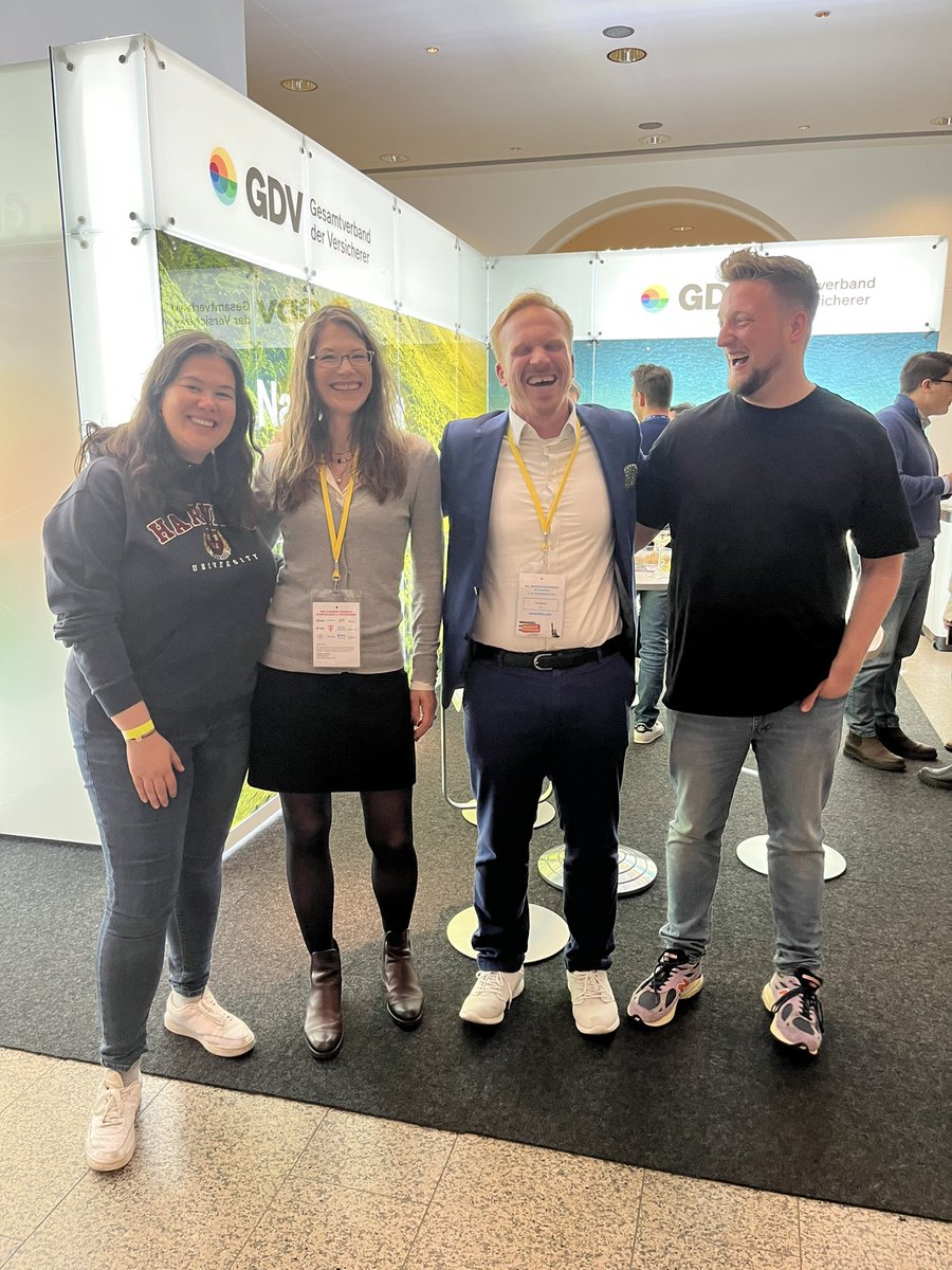 Horst_Becker's tweet photo. Der alte Bundesvorsitzende @jensteutrine und die neue und wiedergewählte Bundesvorsitzende @fbrandmann bei uns am GDV-Stand beim #buko65 der @jungeliberale #Nachhaltigkeit #elementar @danielawerner @anja803 @gdv_de @maja_pfister @JoergAsmussen https://t.co/1uaOpl5WxT