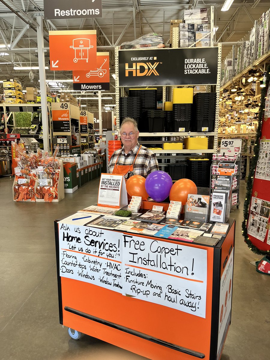 risakea's tweet image. Chilly outside🥶 but Red Hot inside Rogers with Designer Lane driving the Lead Table!!