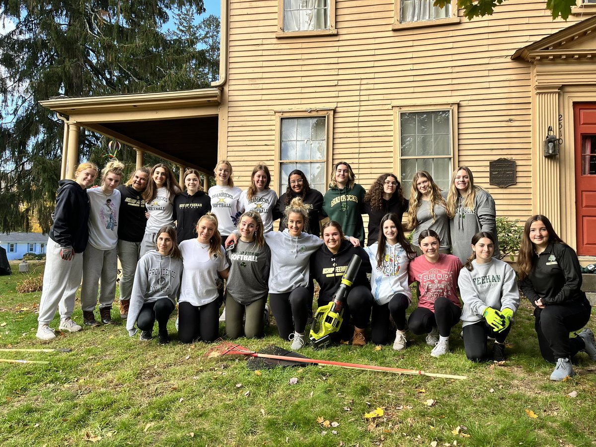 ms_stringfellow's tweet image. Great job today @Feehan_Softball! The girls served their community this morning by raking leaves at the House of Compassion!