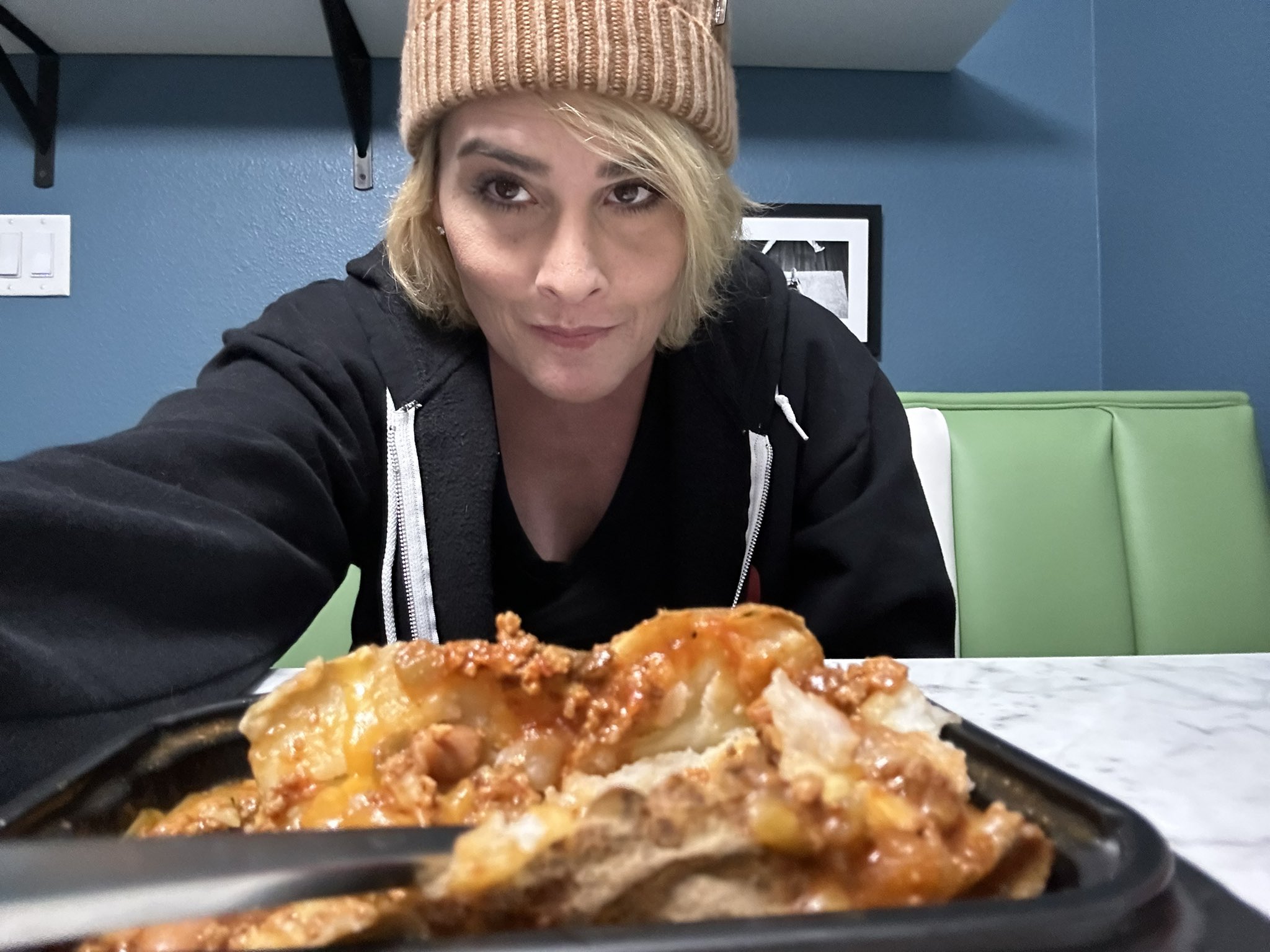 Lucy Hart on Twitter: "I don’t know how flirting works these days. Do you still send someone you