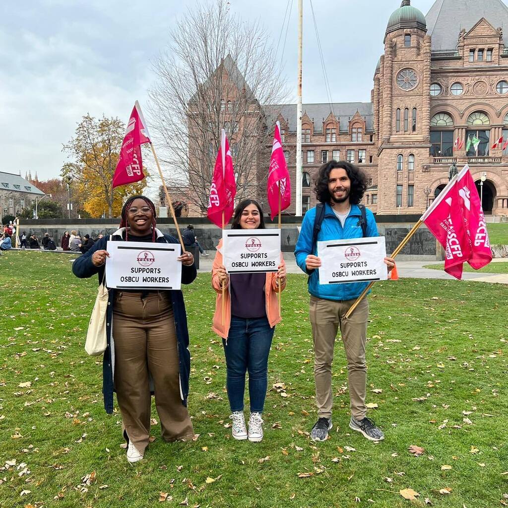 Yesterday’s picket line with CUPE 3903 
.
Encouraged by the number of people coming together in solidarity with education workers ✊🏾
.
Remember to Wear your purple shirts today to show your solidarity with striking education workers! Tag CUPE Ontario in … instagr.am/p/CklgAlsLL0O/