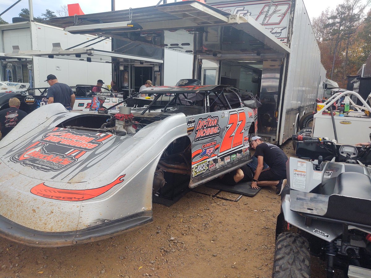 Getting the <a href="/TeamZeroRaceCar/">Team Zero Race Cars</a> of <a href="/ChrisFerguson22/">Chris Ferguson</a> ready for the @World_Finals finale <a href="/TheDirtTrack/">The Dirt Track</a>. #DirtLM