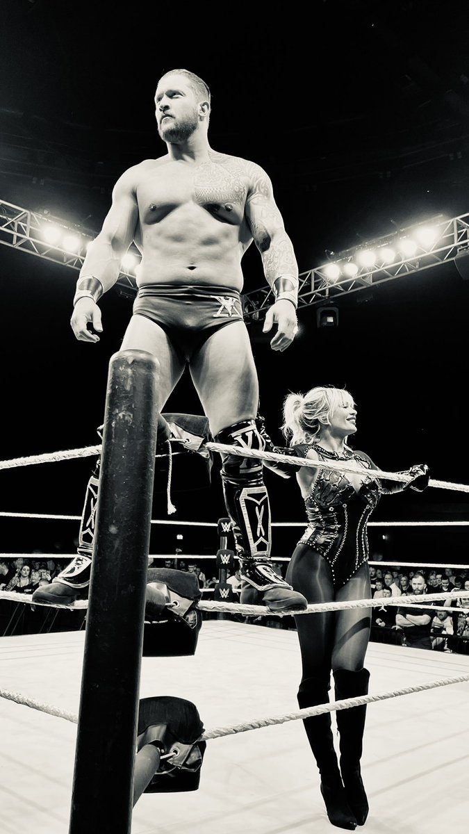 ๐๐ง๐ ๐๐ฅ ๐ข๐ง ๐๐ฅ๐๐๐ค ๐๐๐ญ๐๐ฑ {Roleplay} tweet media