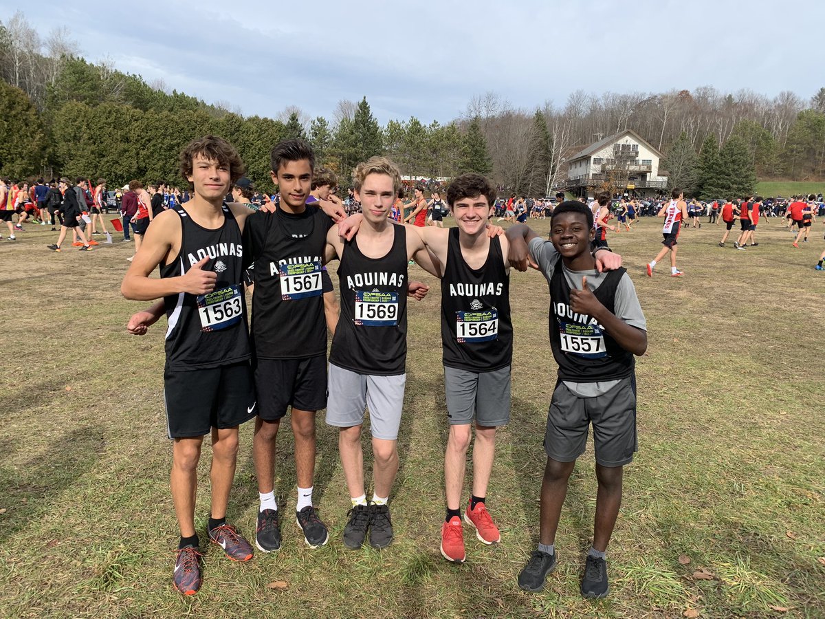 merrick_ss's tweet photo. Junior boys are ready to rock the course! @STAOakville @gostaraiders @_MsJasmin https://t.co/7wHZ954aCe