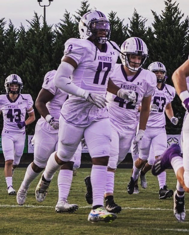 Xavieresq17's tweet photo. Thankyou @AKHS_Football words can’t describe how blessed I’ve been to be accepted into this family and go to war with my brothers ever Friday, I got all the love for this program and everything they did for me by making me a better player and a better man on and off the field https://t.co/0POwKxPFmD