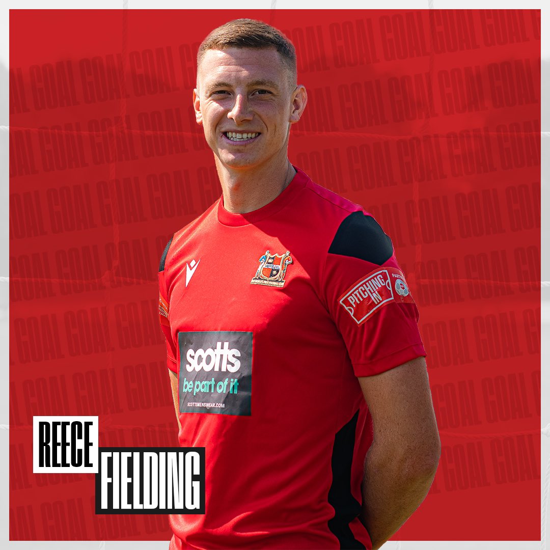 GOOAL! We’ve pulled it back as Brogan swings in a corner and Fielding powers it home.

🔵 2-2 🔴 | #TheWorldsFirst