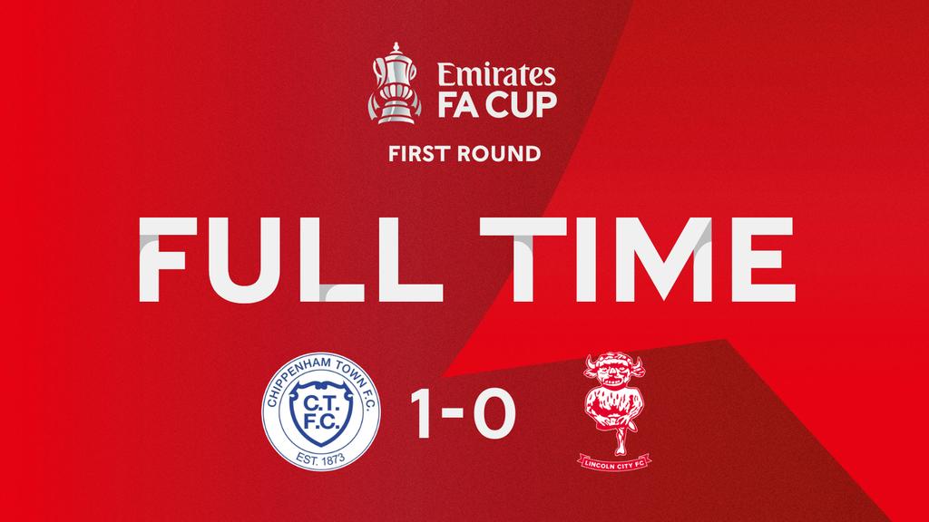 FULL TIME: Chippenham Town 1-0 Lincoln City 

HISTORY-MAKING!! CHIPPENHAM TOWN MAKE IT INTO THE EMIRATES FA CUP 2ND ROUND FOR THE FIRST TIME IN THEIR HISTORY!! OH MY GOD!! 

#BlueArmy 💙