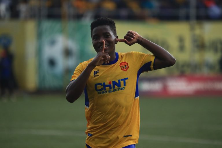 AllanOkello8's tweet image. Just the positive response we needed as team @KCCAFC Delighted for the goals and our fans were amazing today 🙏🏿🦾