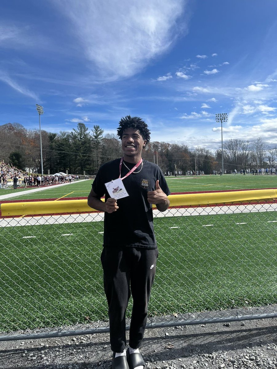 zackarrey1's tweet photo. Thank you @a_town4 for the game day visit at fairmont I had a great time @coachrfloyd https://t.co/JSwLgtR5F0