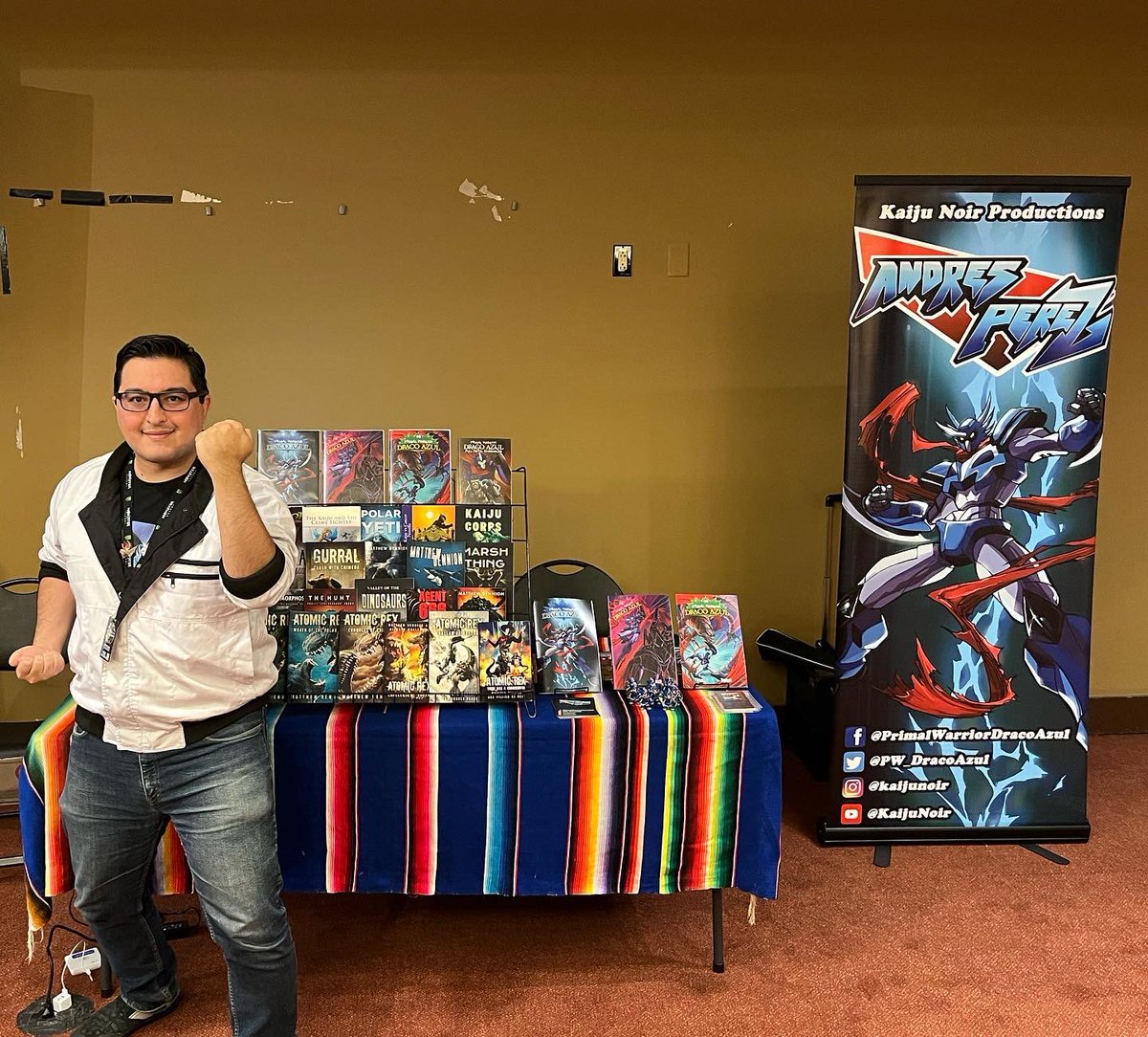 PW_DracoAzul's tweet photo. Let’s do this @j1con!
#j1con #dracoazul #primalwarriordracoazul #atomicrex #comics #novels #kaiju #mecha #怪獣 #メカ https://t.co/iP7fPeokB1