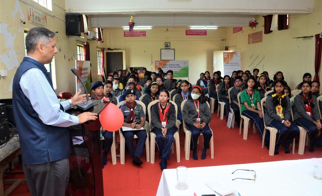 HPCL's tweet photo. On the occasion of Vigilance Awareness Week, #HPCLs temple of learning #HPMDI conducted speech competition to create awareness amongst students of KV No.1, Dehu Road, Pune.
Enthusiasm &amp; Commitment of students to make India corruption free was remarkable &amp; praiseworthy.
@CVCIndia https://t.co/fssMzRMpL0