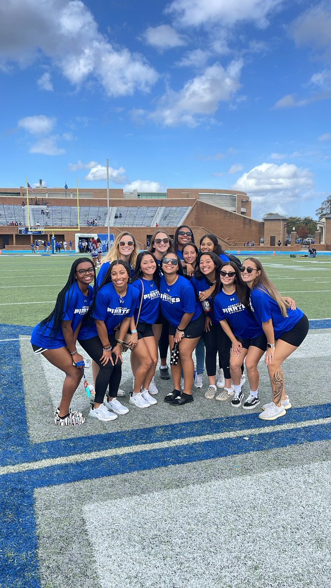 The team got announced before the football game today 💙 #HamptonU #TheRealHU