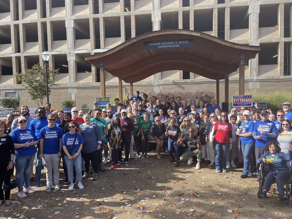 BrookeELierman's tweet photo. Anne Arundel is fired up and ready to elect our united Democratic ticket including @iamwesmoore, @BrownforMD, @VanHollenForMD and @Steuart_Pittman!

Tuesday is Election Day, make sure you make your plan to vote at https://t.co/MbJYS5Z7tC. https://t.co/XyvZCTuwXi