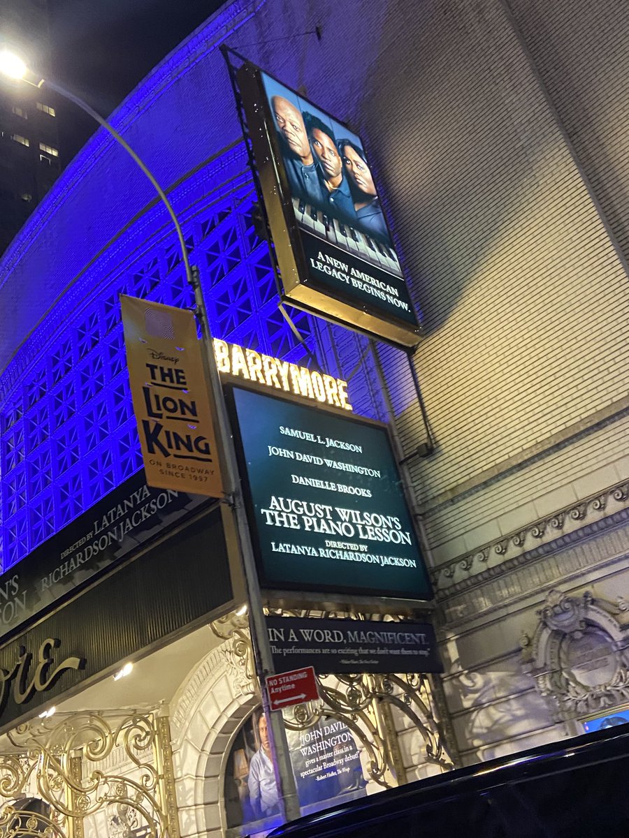 Last night I low-fived the hand of the dynamic SAMUEL L. JACKSON!