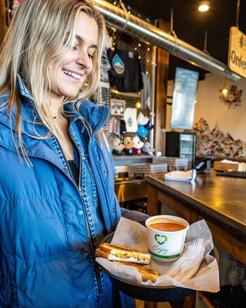 DistantBrewing's tweet photo. Happy Opening Weekend!!!

Come stop by for our toasty special, a cup of tomato bisque and grilled cheese! The perfect meal after a day on the hill🥫🥪

#distantbrewing https://t.co/fH3IIAN5tP