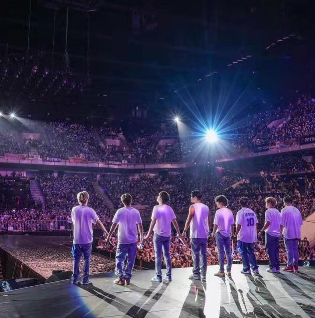 Iris080704's tweet photo. 17주년 축하해 🥰
나중에 무슨 일이 생기든 저는 오빠들을 영원히 응원할거야😊
계속 희망을 향해 나아갔으면 처하겠어요.☺️
#슈주 #17주년 #축하합니다 🥳#계속 #빛이 #날수 #있기을 #희망해요 #오빠를과 #영원히 #함께할게요🤗#오빠들을 #가장 #사랑해요 😘 https://t.co/bULUy4bVLw