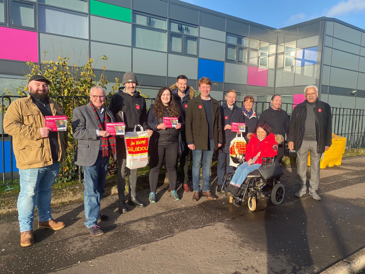 PostmanCarson's tweet photo. Many thanks to all our #TeamLinn activists out on the doors today in Simshill and Carmunnock. 😊
Support for Labour has been fantastic, people really appreciating that this is a ward I am proud to live in and grow up in. 🌹
Labour for Linn on November 17th 🗳
#labourdoorstep https://t.co/yxdH2AhobX