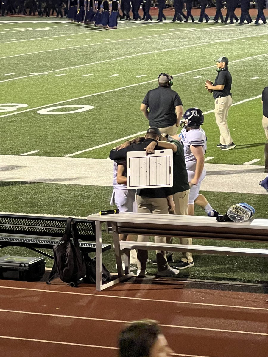 WolvesCole's tweet image. Great win last night boys! Keep that DARK HORSE mentality and remember to have Faith and Believe onto next week #GATA