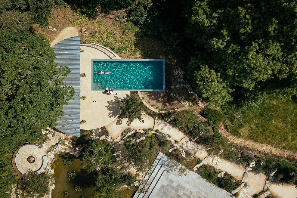 Natural swimming pools are 100% chemical free, with less maintenance and lower running costs. The water is crystal clear and …clear-water-revival.com/what-is-a-natu…
#naturalswimmingpools #naturalpools s #ecopools #nature   #naturalpool  #pooldesign #landscapedesign  #landscapegardens
