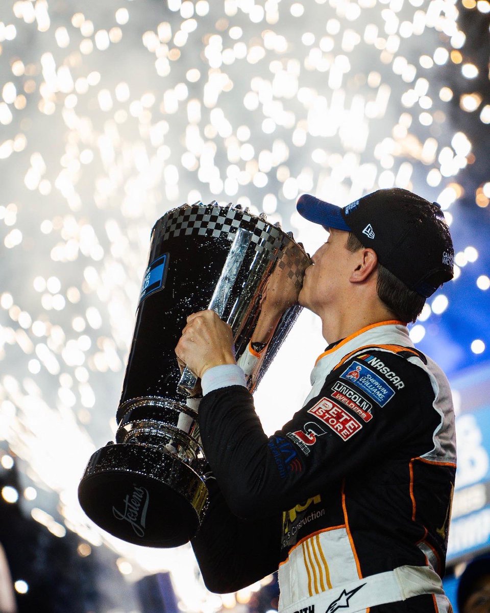 ZaneSmith's tweet image. Champions.