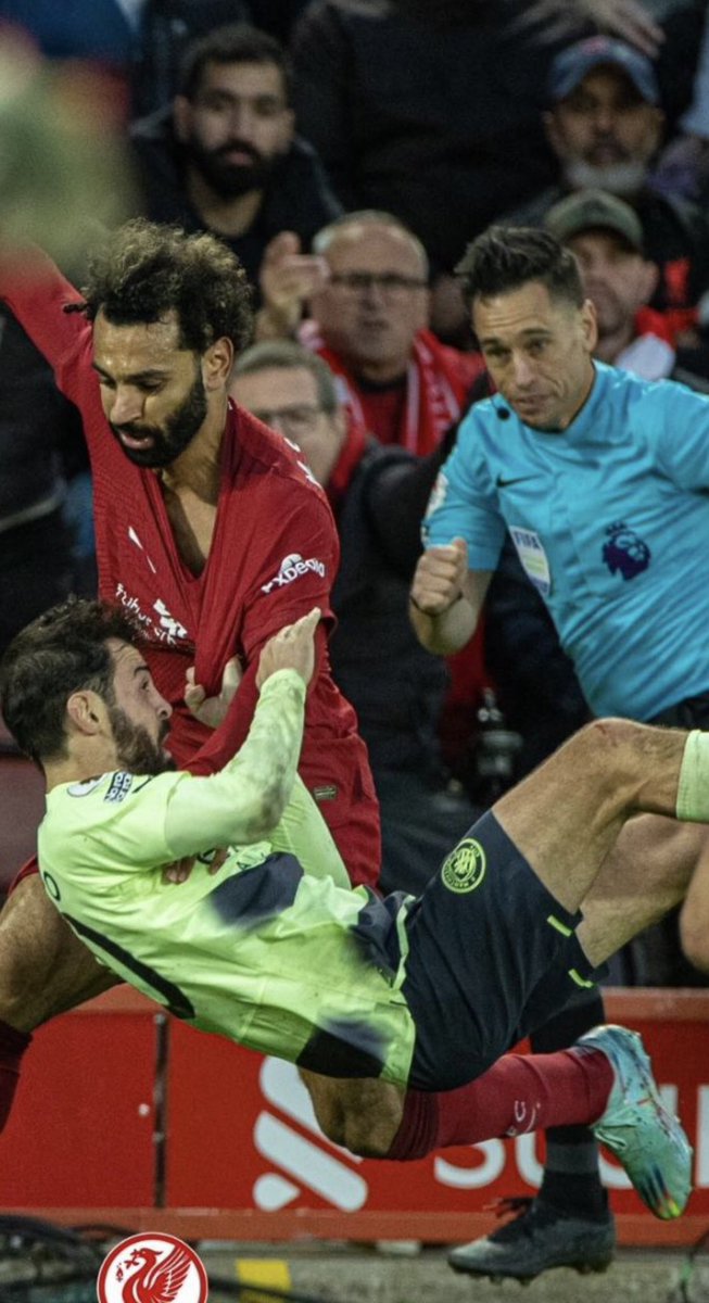 GE0RGINIO's tweet photo. pls don’t tell me this is what City got a last minute penalty for 🤣🤣🤣 https://t.co/LG9eW4RIJr