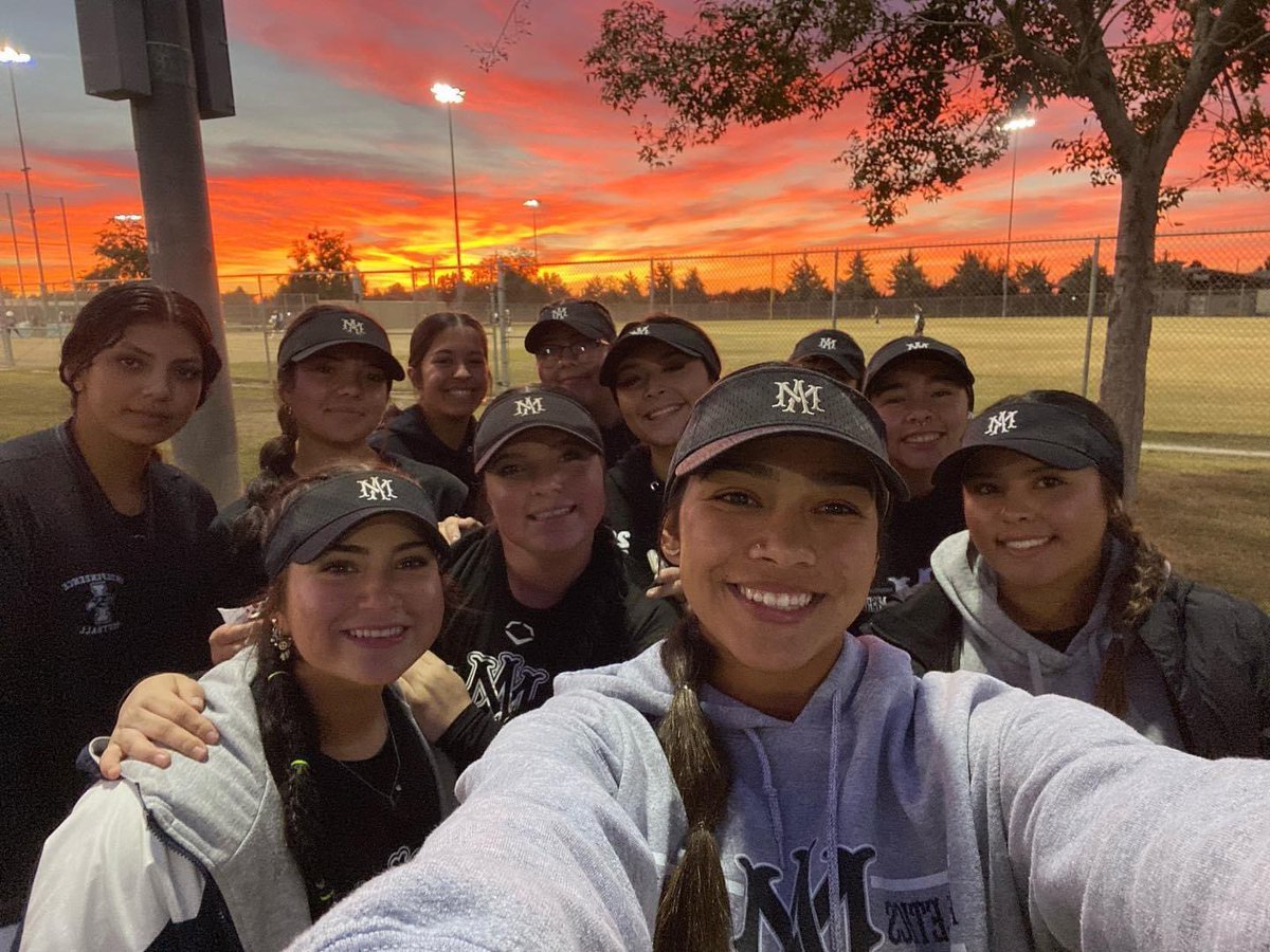 The recruitment journey continues in Central California… Still out here grinding! #DirtdogFallShowcase