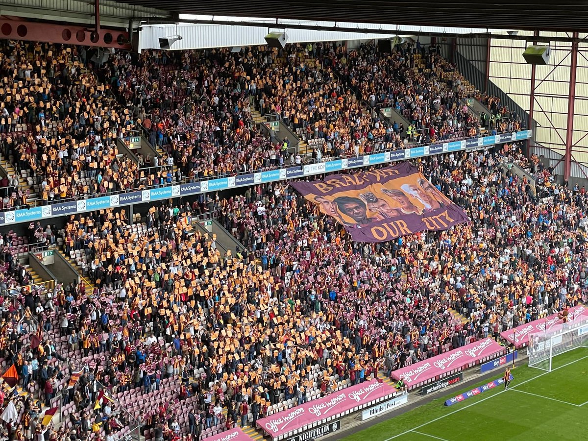Great day out great display poor result #bradfordcity <a href="/Thecityvent/">TheCityVent</a> <a href="/dizzyuptheguy/">Chris</a>