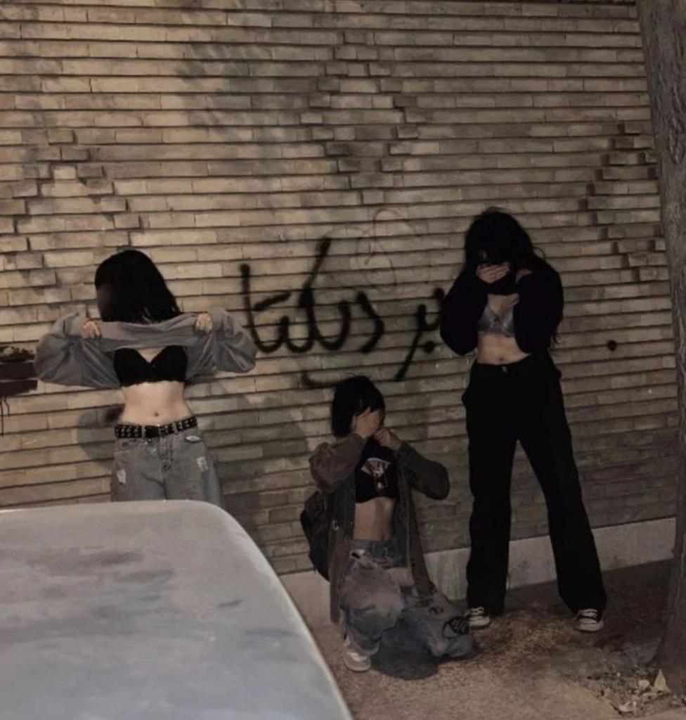 عکسای دخترامون از صدتا عکس پینترستی قشنگ تره
#مهسا_امینی 
#OpIran