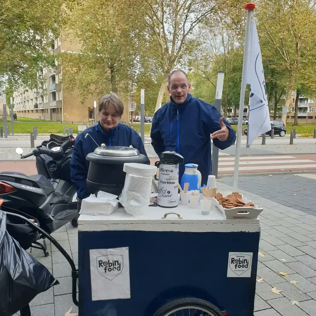 3437Robinfood's tweet photo. Was weer de moeite waard op 2 locatie tegelijkertijd @soepvandefiets https://t.co/afOIpbfvNt https://t.co/KXWRk3ytNJ