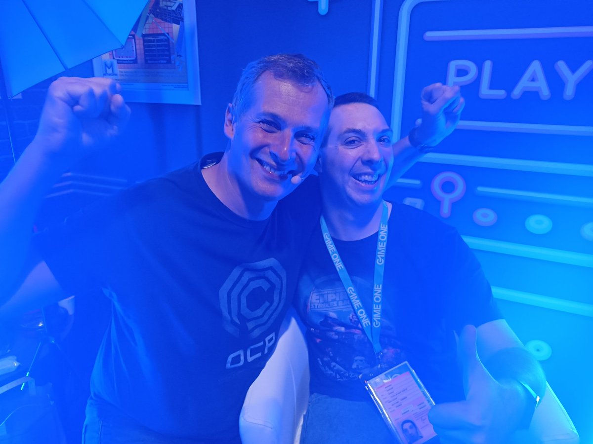 GamerDigital's tweet image. La #PGW 2022 s'achève pour moi, mais j'en repars avec de supers souvenirs. @liloux59, @ArkZero34, @DavidDindinX, @Daxupit, @bioman_jaune, @Marcuszeboulet. Chacun de vous aura rendu cette journée inoubliable, alors un IMMENSE MERCI ! Objectif de 2023 capter toute la #TEAMG1. 😎