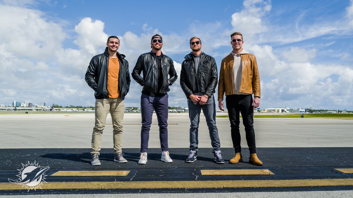 MiamiDolphins's tweet image. Chi-Town Bound ✈️ #FinsUp