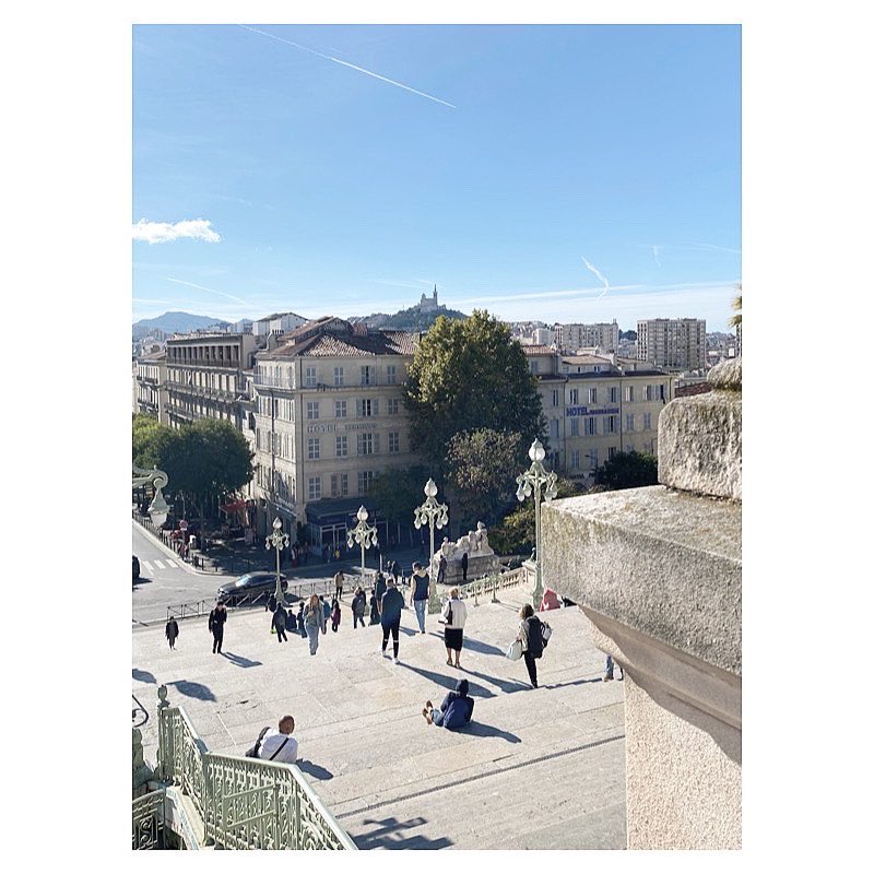 Marseille 

#marseille #villedemarseille #cityscape #cityphotography #streetphotography #streetpics #street #garesaintcharles #igersmarseille #igersfrance #wipplay #grainedephotographe #legoutdesfollowers #architecturephotography #architecture_hunter #cityarchitecture