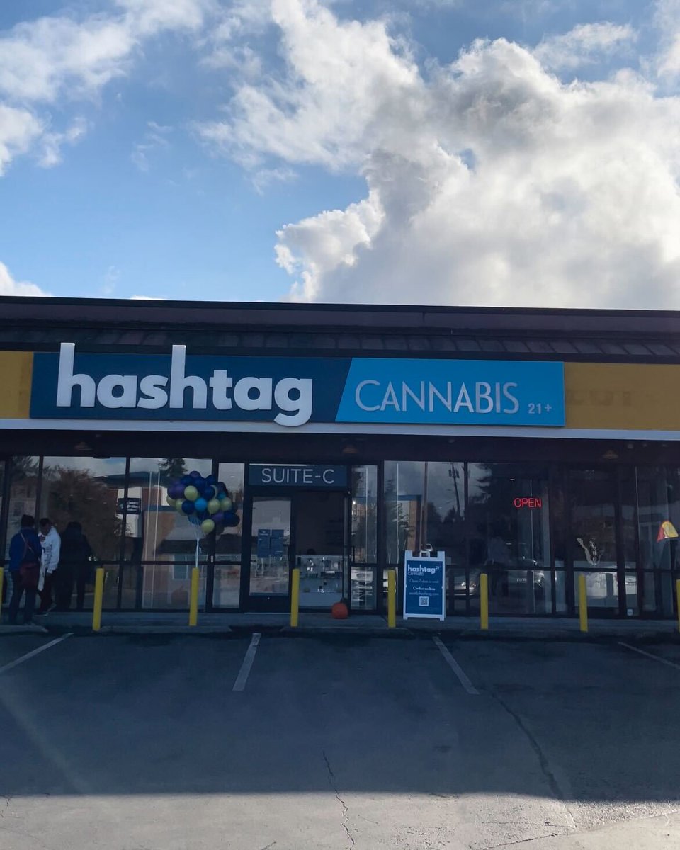 SeattleHashtag's tweet photo. Come by and see us at our new location in Everett ! Open everyday from 9am-10pm
.
.
.
#everettwa #seattlewa #liveineverett #everettshopping #womenowned #i502 https://t.co/AhVjlMUxNH
